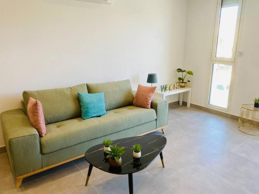 "Royal" Magnifique Appartement Avec Vue Sur Le Cadre Royal Sete Bagian luar foto
